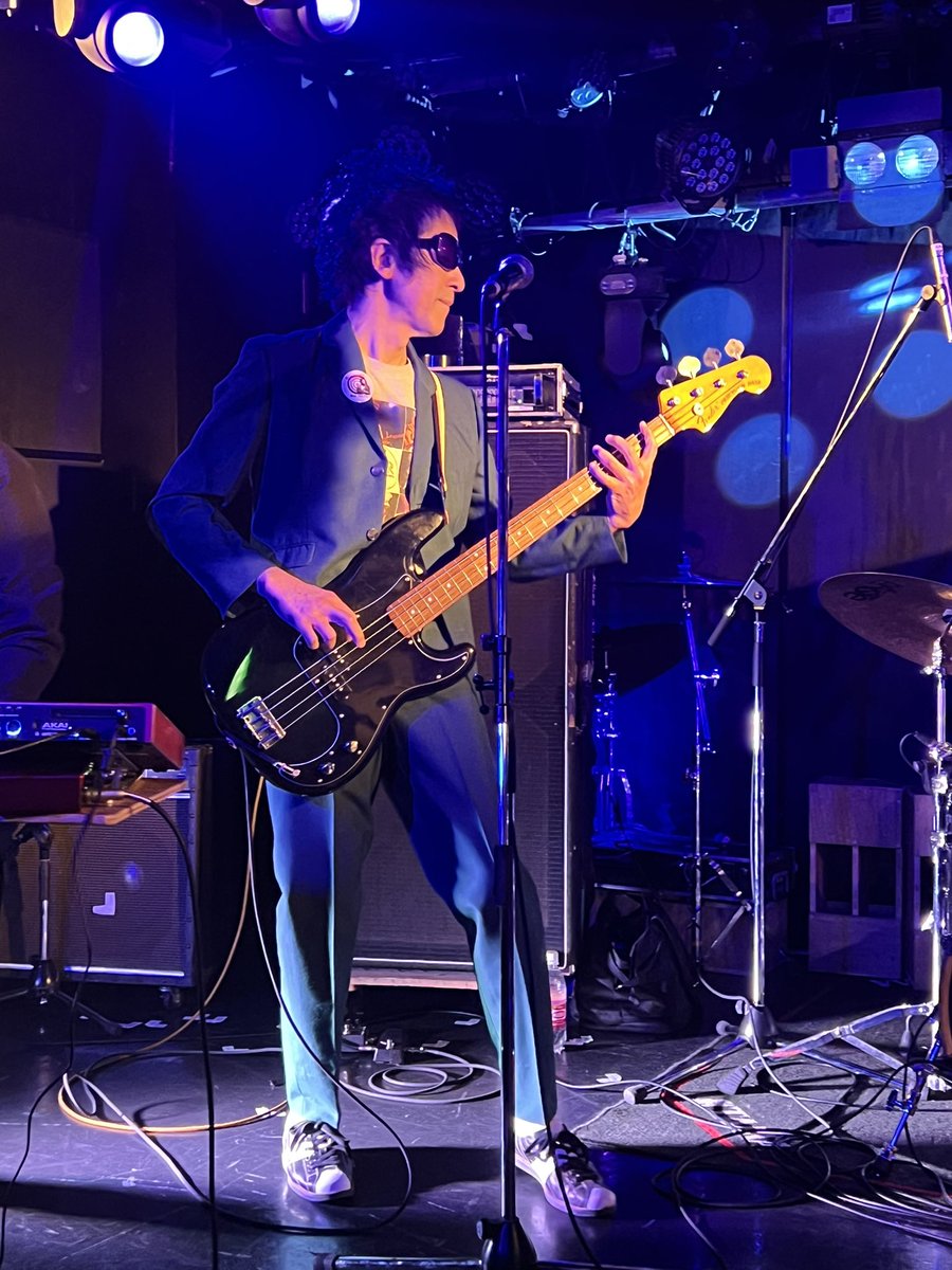 My bass hero!
Respect！Blood I
