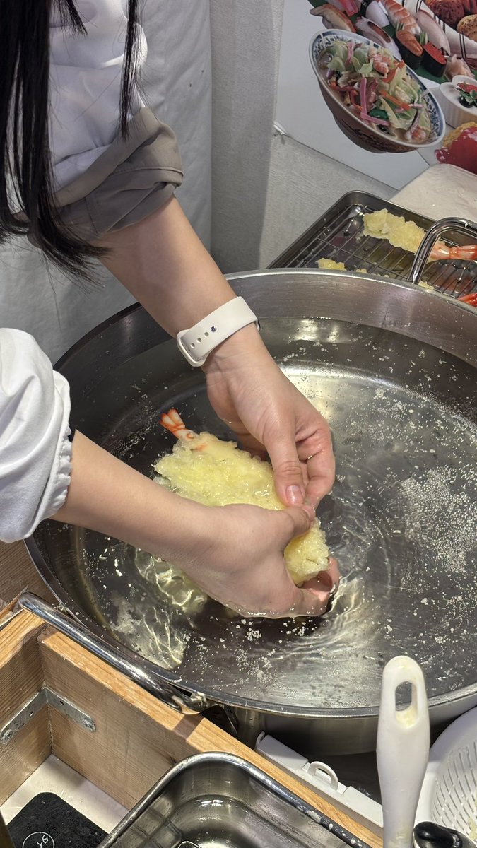 UoAWindEnsemble's tweet photo. 2/19-21の三日間で京都外国語大学吹奏楽団の皆さんと交流会を行いました！
1日目はビンゴやイントロドンで親睦を深め、2日目は班ごとに様々な体験活動を行い、3日目は一緒に「レトロ」と「千と千尋の神隠しハイライト」を演奏しました♪
今年もお招きくださり、本当にありがとうございました☺️ https://t.co/sP45nmRHAU