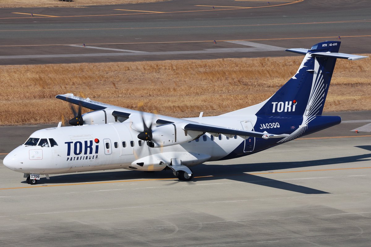 NRT0324's tweet image. 26.02.21 RJGG/NGO
Toki Air🇯🇵
ATR42-600 JA03QQ
なかなか撮る事が出来なかったトキエアの3号機
ATR72には無かった胴体前方の”PATHFINDER”の文字が良いアクセントになっていて格好良かったです🎊
これで３機コンプリート👍
#セントレア
#pathfinder 
#tokiair
#トキエア