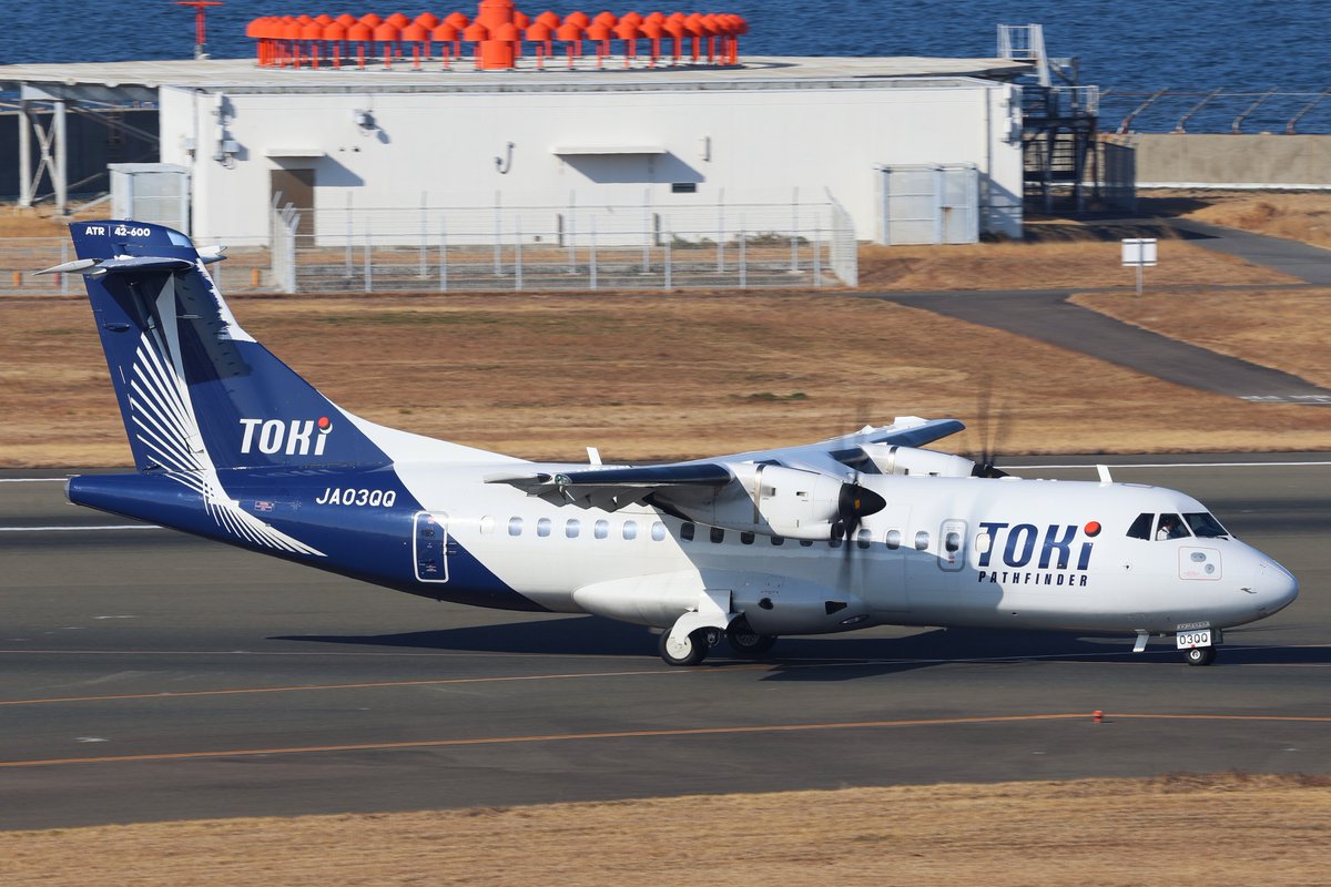 NRT0324's tweet image. 26.02.21 RJGG/NGO
Toki Air🇯🇵
ATR42-600 JA03QQ
なかなか撮る事が出来なかったトキエアの3号機
ATR72には無かった胴体前方の”PATHFINDER”の文字が良いアクセントになっていて格好良かったです🎊
これで３機コンプリート👍
#セントレア
#pathfinder 
#tokiair
#トキエア