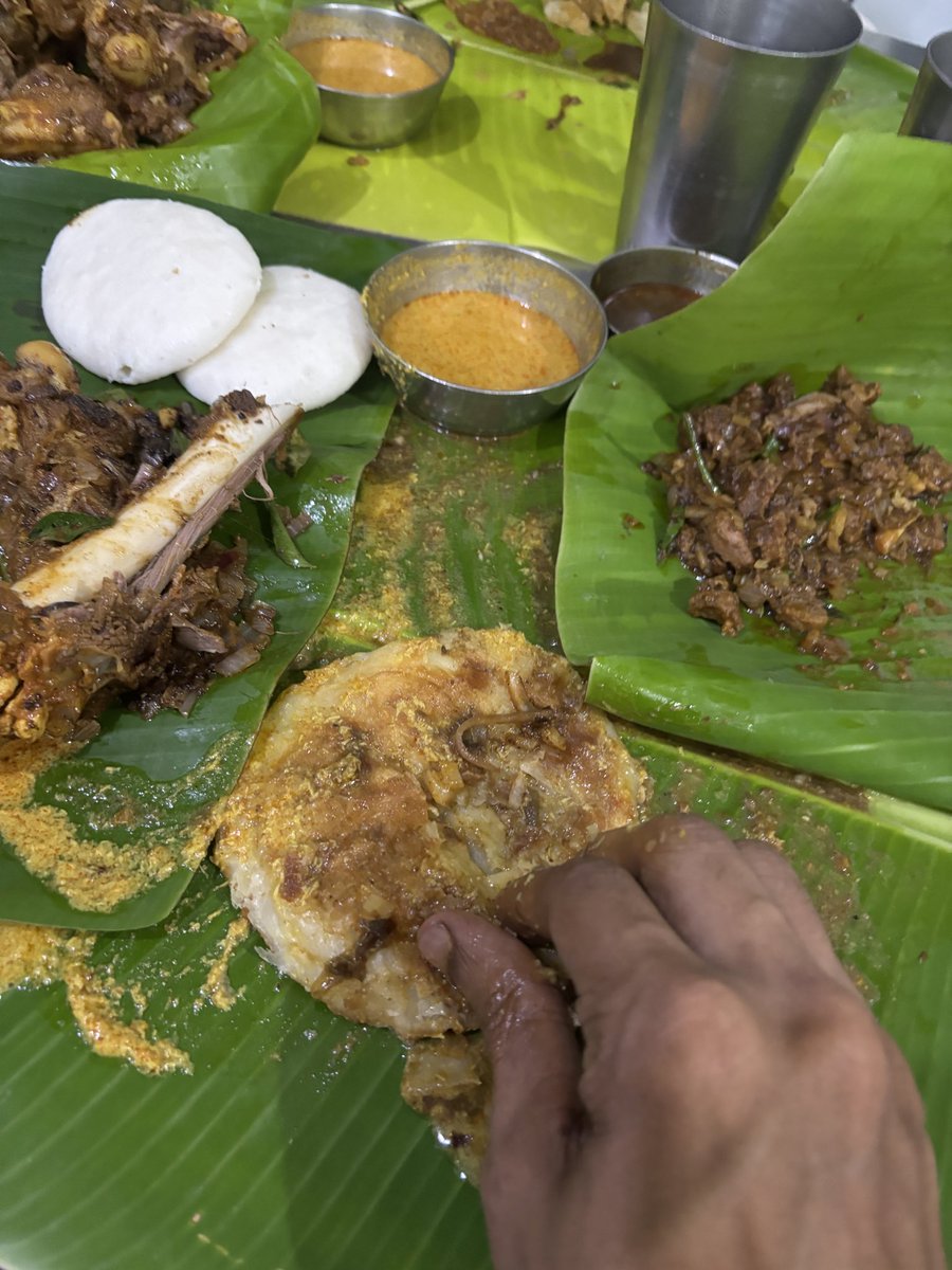 Shafeek2080's tweet photo. மெரட்டி உட்டாய்ங்க மாப்ள!!!! https://t.co/QW1ODcxTw9
