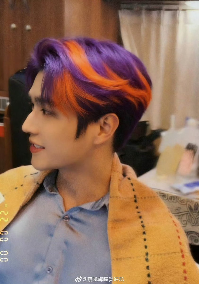 aappppink305's tweet image. สรุปลูกหมูยังไม่ย้อมผม 🤣🤣 มีคนเจอ
เมื่อวาน ผมสีดำ
แม่จัดสี ม่วงส้ม เรฟปีนี้จัดด่วน