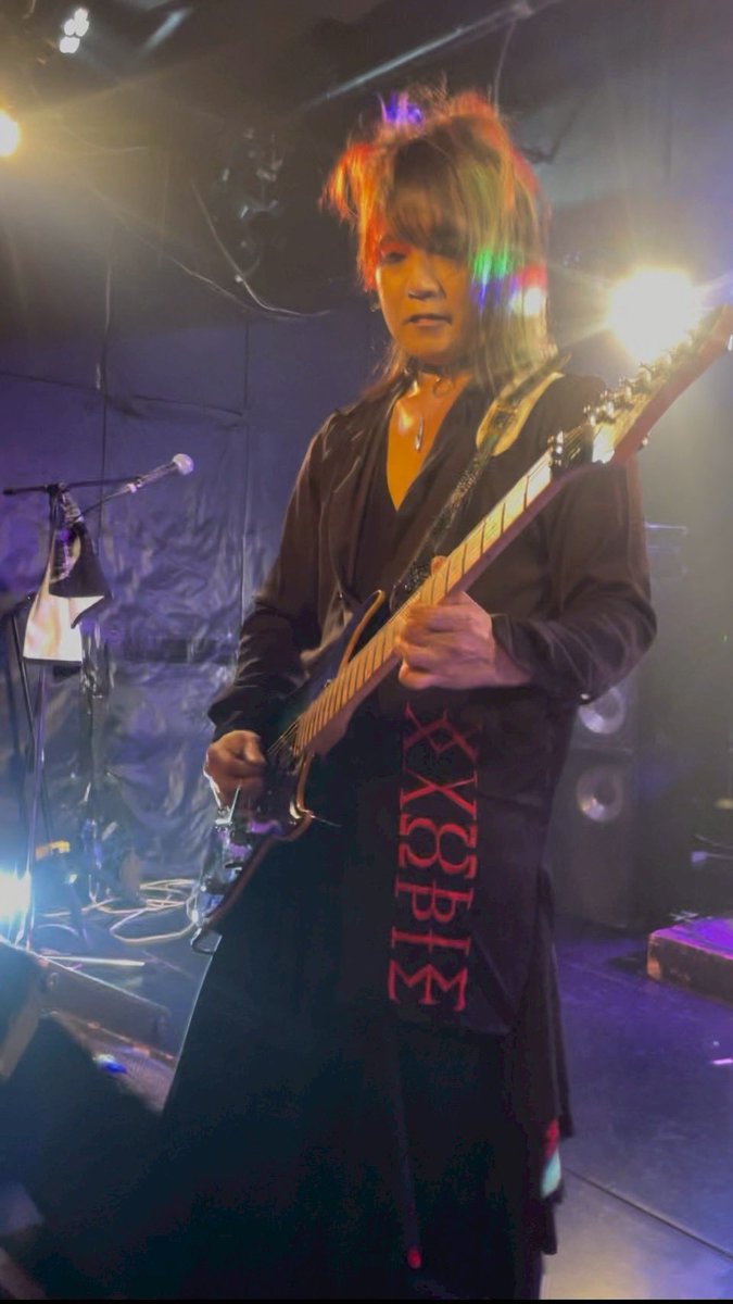 daisuke_vabel's tweet photo. 藤本工業100周年
周南LIVE RISE
無事に終了しました。
BOYSROOM&amp;EVACOLORの2ステでした。
素晴らしいイベントでギター辞めずに弾き続けて来て良かったなと思える日でした！
山口県までご来場して頂きましたお客様、地元の方も遠方の方も誠にありがとうございました！滅茶苦茶気持ちいいLIVEでした！ https://t.co/UdTNKU8nWs