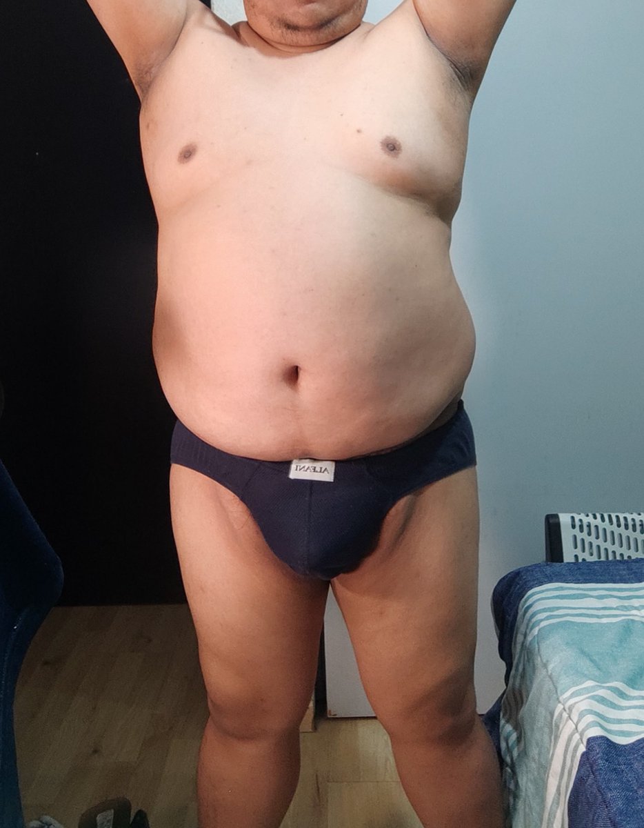Gordito en briefs tweet media