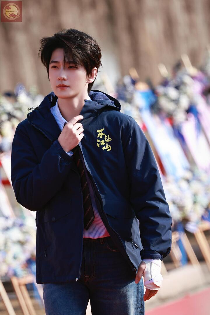 mandarinfess's tweet photo. [Nihao] HELLO YANGYANG?!!!!!!!!!! EMANG BOLEH SEGANTENG ITU

btw dibooting drama baru yy 不让江山 https://t.co/fDfINvI9YK