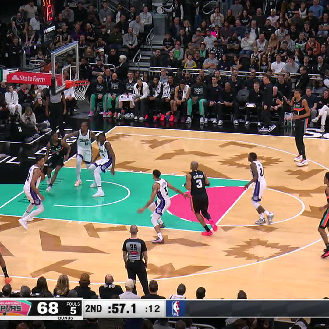 VIC WITH THE LEFTY FLUSH 🤯
📺 @KENS5