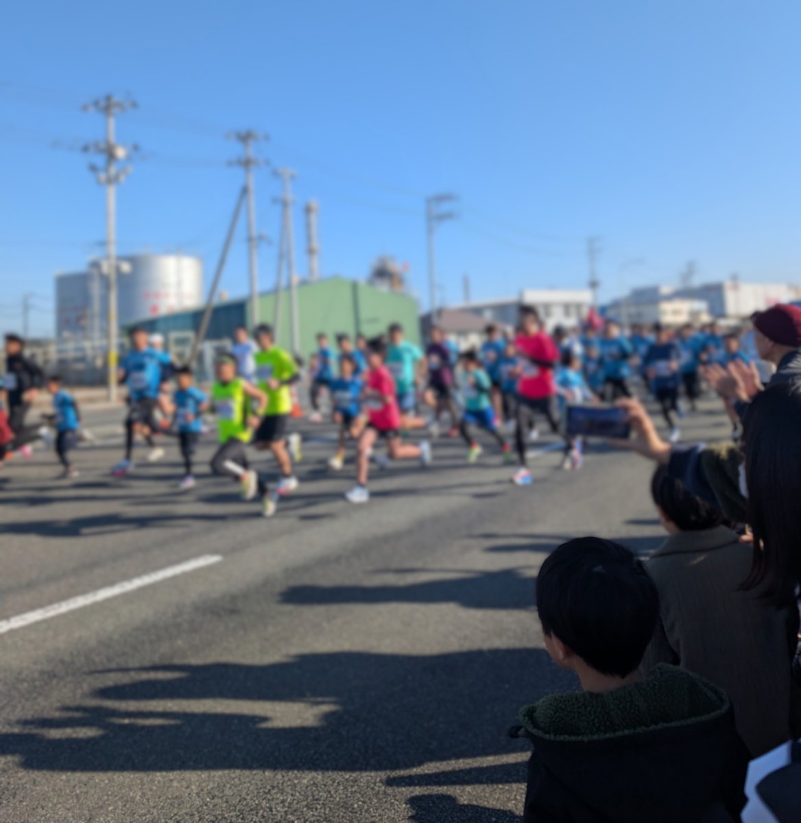 yokd's tweet photo. 毎年、勝手に応援して勝手に元気をもらう #いわきサンシャインマラソン🥳
今年は大会史上最高のコンディション（無風＆快晴）なんでは⁉️がんばってくださ～い🏃‍♂️🏃🏃‍♀️ https://t.co/KwbNEom2bY