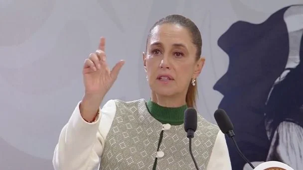 🗳️📌 "ACORDAMOS VOTAR EN CONTRA DE LA REFORMA ELECTORAL": SENADOR DEL PARTIDO VERDE

Sheinbaum presentará la reforma electoral este martes.

Pero...

Hoy Luis Armando Melgar, senador del PVEM, dijo a <a href="/El_Universal_Mx/">El Universal</a> que senadores y diputados verdes acordaron votarla en contra.