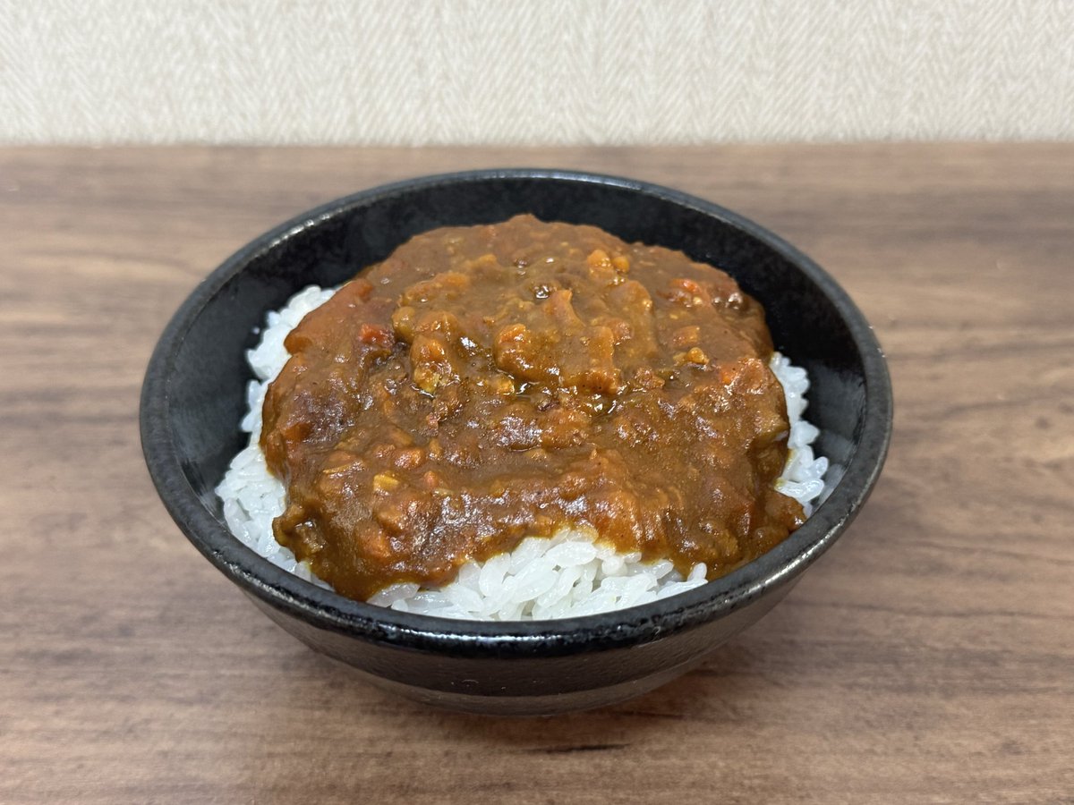 本日の限定は
【貝出汁ら〜めん】
【味噌ら〜めん】
【昆布水つけ麺】です🍜
【味噌ら〜めん】は数量限定になります。

ラーメンと一緒にセット丼（300円）は
いかがですか？3種類から選べます！