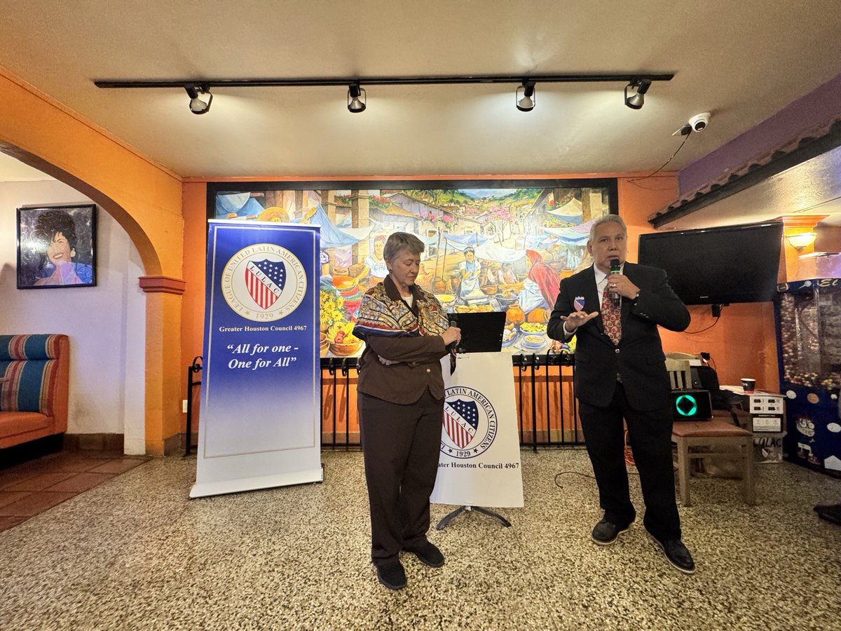 RepMorales145's tweet photo. It was great connecting with colleagues and hearing from candidates this morning with LULAC as early voting is underway.
Representation matters. Nearly half of Houston and over 40% of Harris County are Latino. Our voices matter and we all have to keep showing up.
#LULAC #HD145 https://t.co/Lg5MLRKCr7
