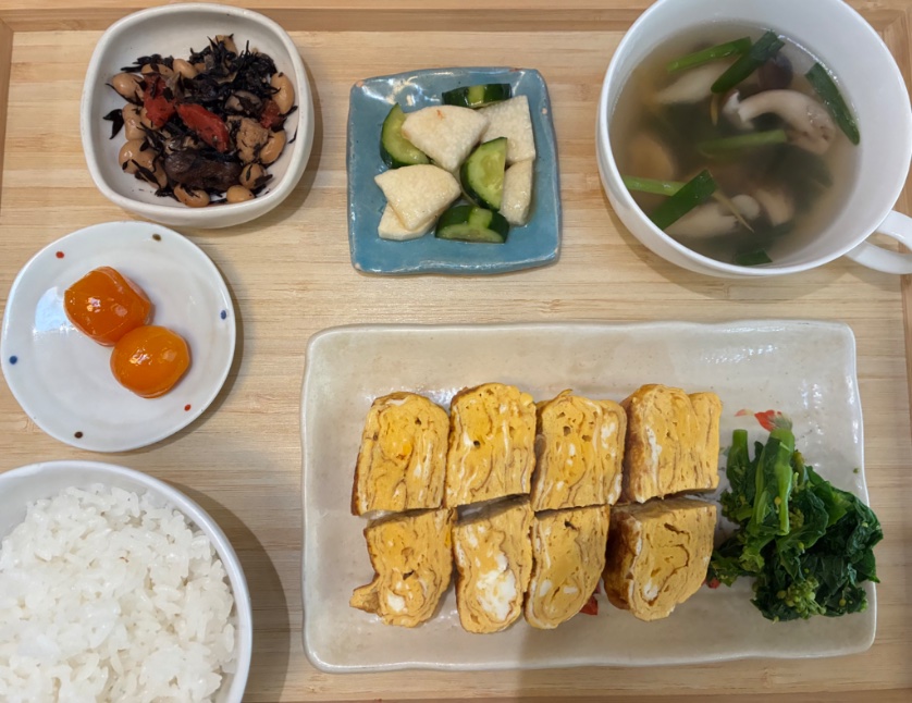 おさんどん頻度少ないワタシの朝ごはん。金柑の甘露煮は自分としてはとてもおいしい🍊