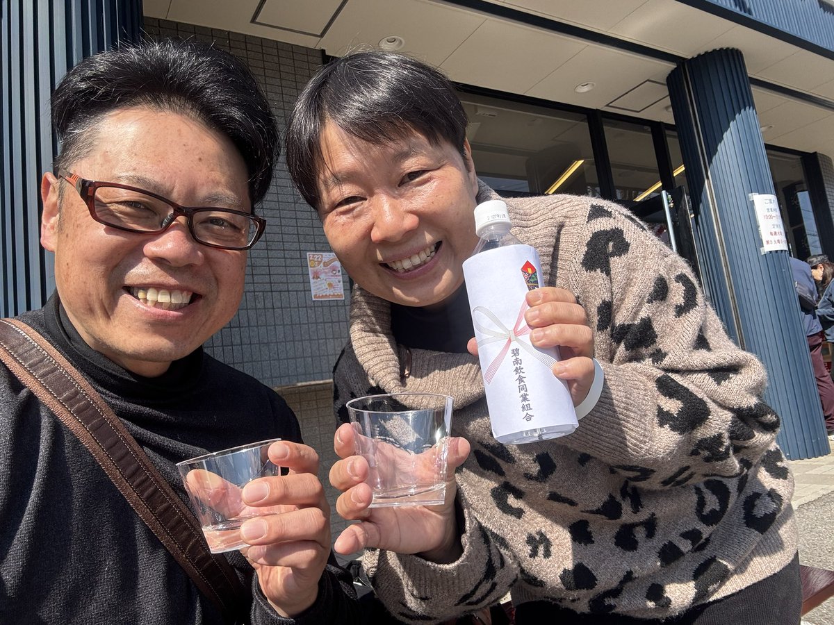 カメちゃん🔥炉内で耐火レンガ積んでる！炎のレンガ積み職人ドラマー