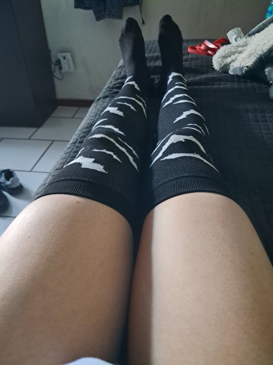 Nora_09879's tweet photo. No sé qué distrae más… el cuello o los muslos (⌒‐⌒)

#femboy #femboylatino https://t.co/UpXg54P0MH