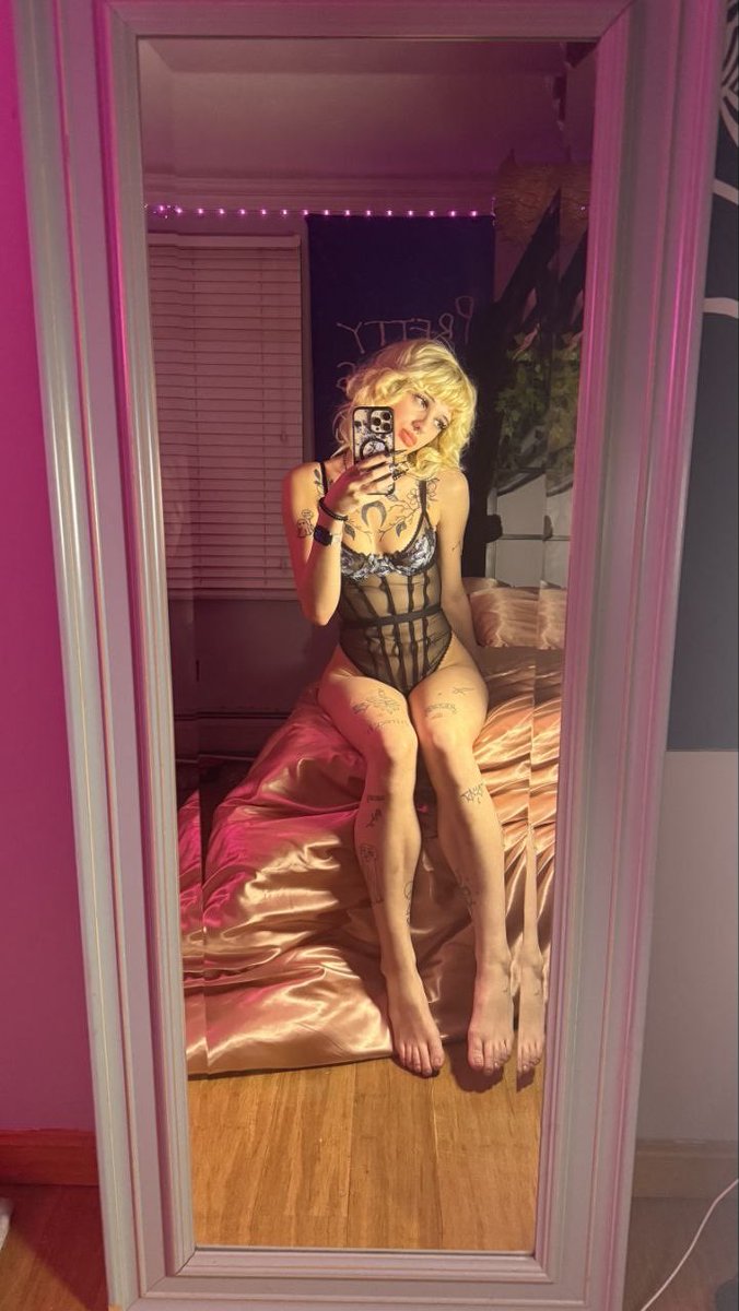 BubblyPaige tweet media