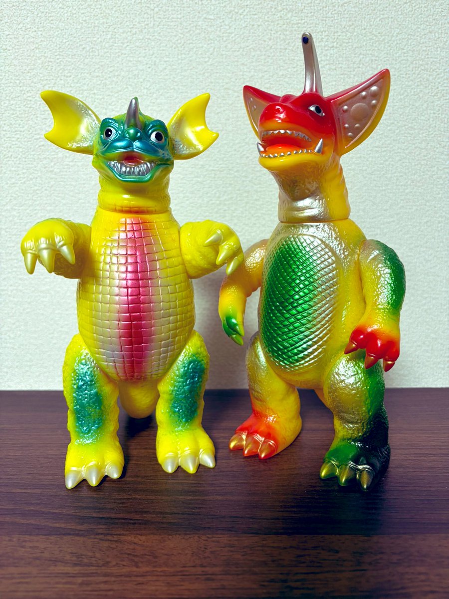 1日に2、3回は思うけど 黄色成型って最高だいなー #ソフビ #怪獣ソフビ