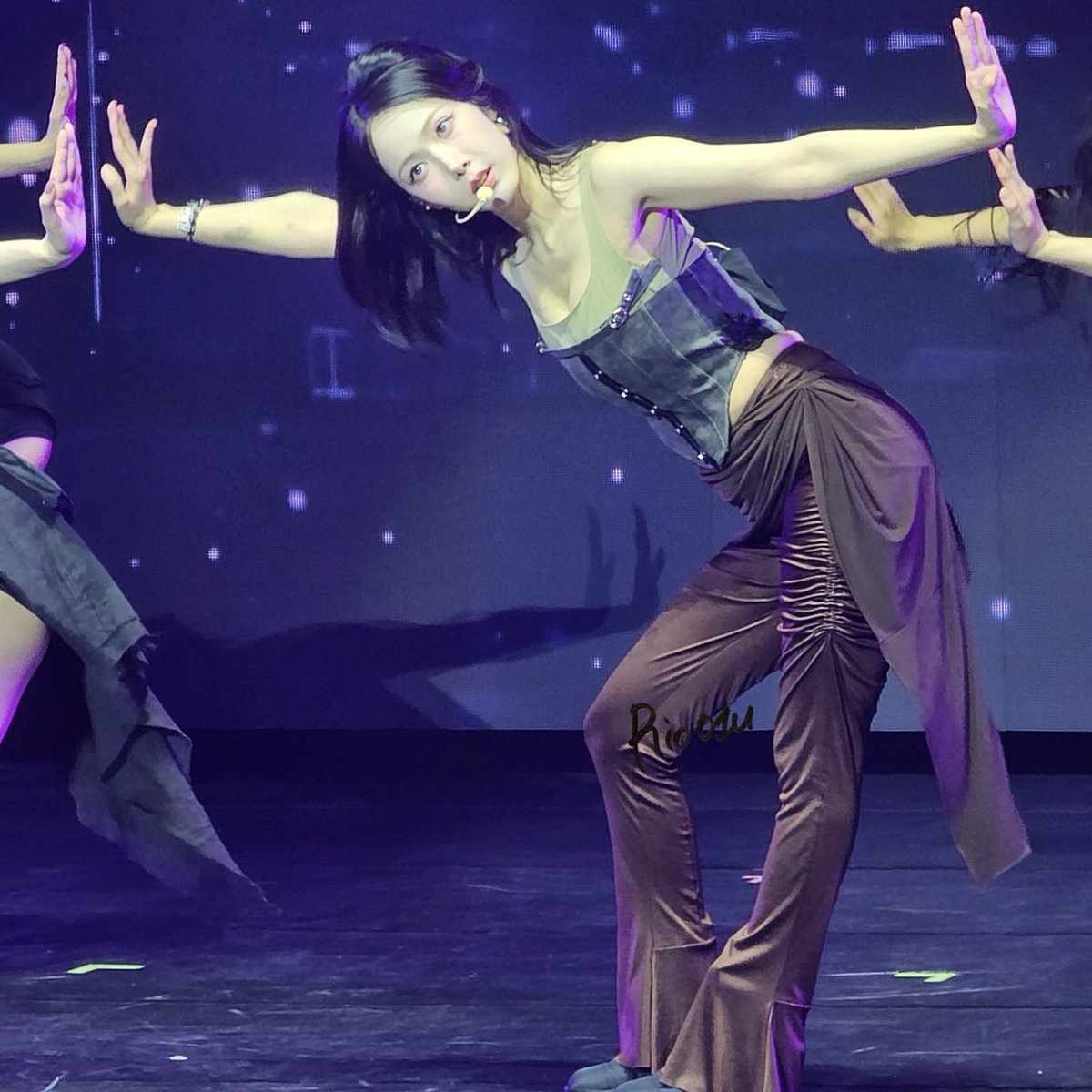 Rio 리오 tweet media