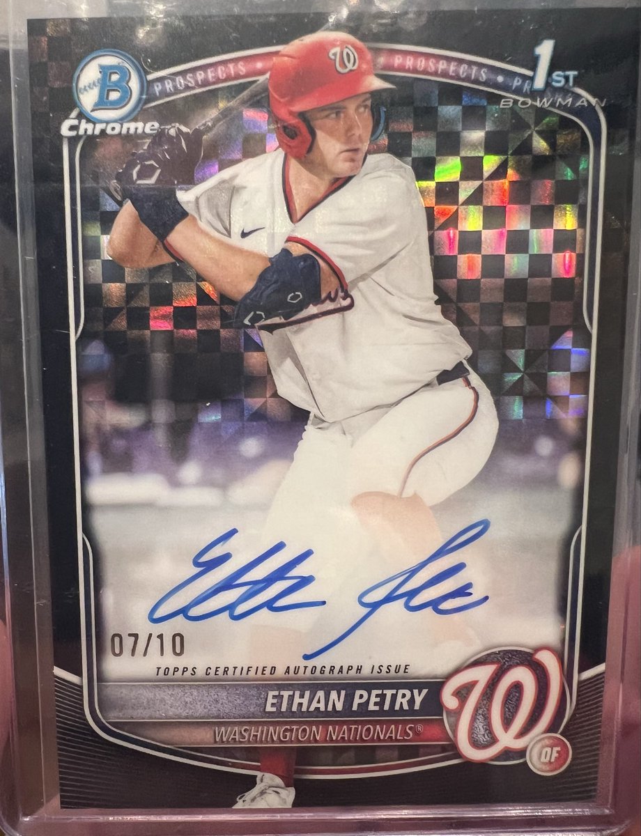 WaxCollectorGuy's tweet photo. Definitely happy with these hits as of late!

@CardPurchaser https://t.co/mdLpi49tAN