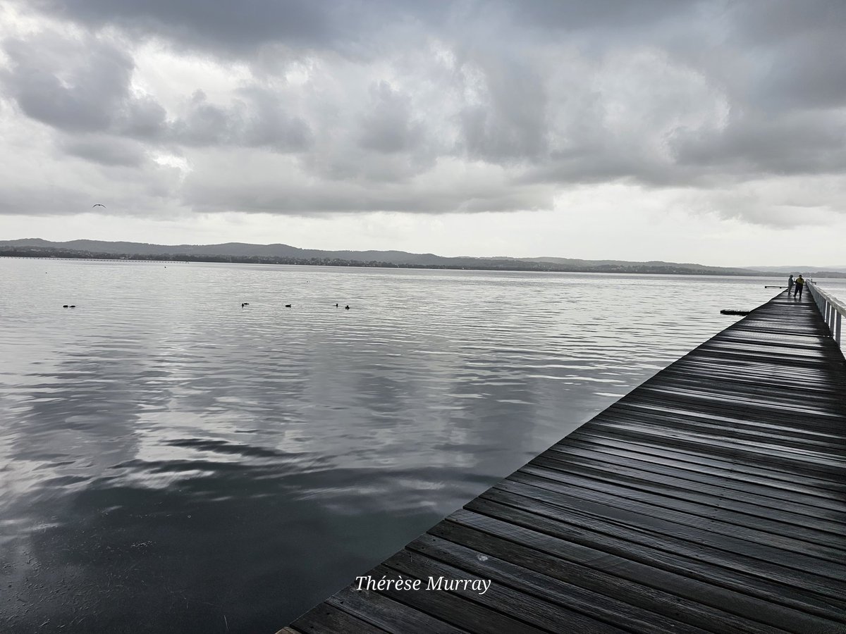 TmuzzyM's tweet image. The storm rolling in over Long Jetty yesterday. Photo taken at the long jetty. Shot in colour but looks mono.

#longjetty #ccstorm