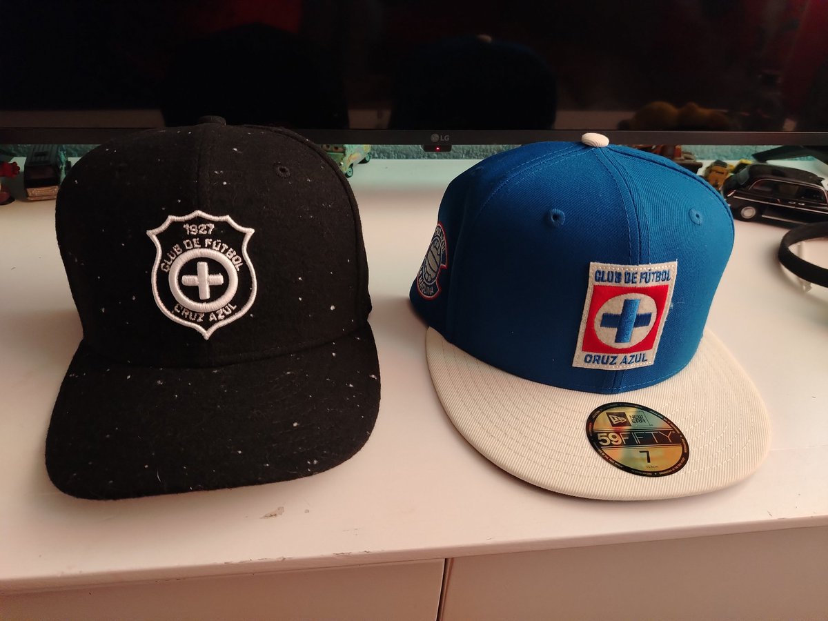 CarlosBar17's tweet photo. @CruzAzul  #AzulDePorVida se venden gorras new era originales y nuevas talla 7 .info por Md. https://t.co/2w2Kgq8eO9