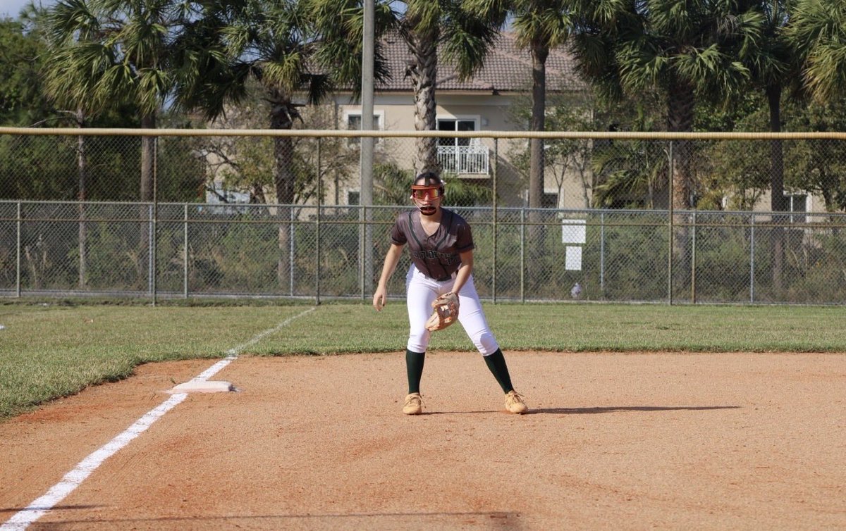 KhloeBrenner's tweet image. First week of my high school varsity softball season! #freshman #gladiators

@TinaWiley03 @LineDsoftball @CoastRecruits @SBRRetweets @Sports_Recruits @ondecksoftball @softballdown @DirectRecruits @SoftballHome @SoftbalAmerica @ExtraInningSB @DfwSho @coastrecruitssb @TopPreps