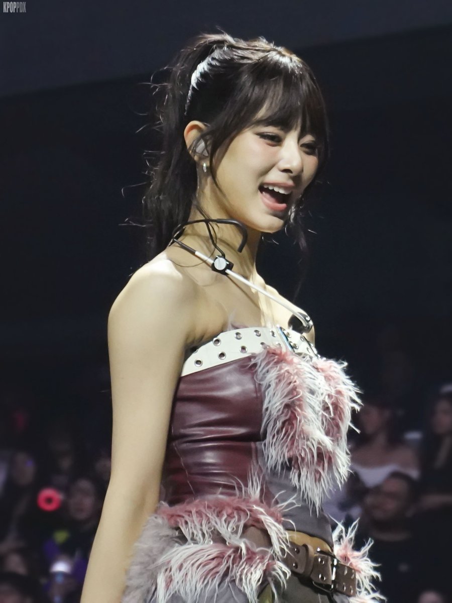 Twice This Is For in Seattle 260113
#Twice #트와이스 #Tzuyu #쯔위 #子瑜