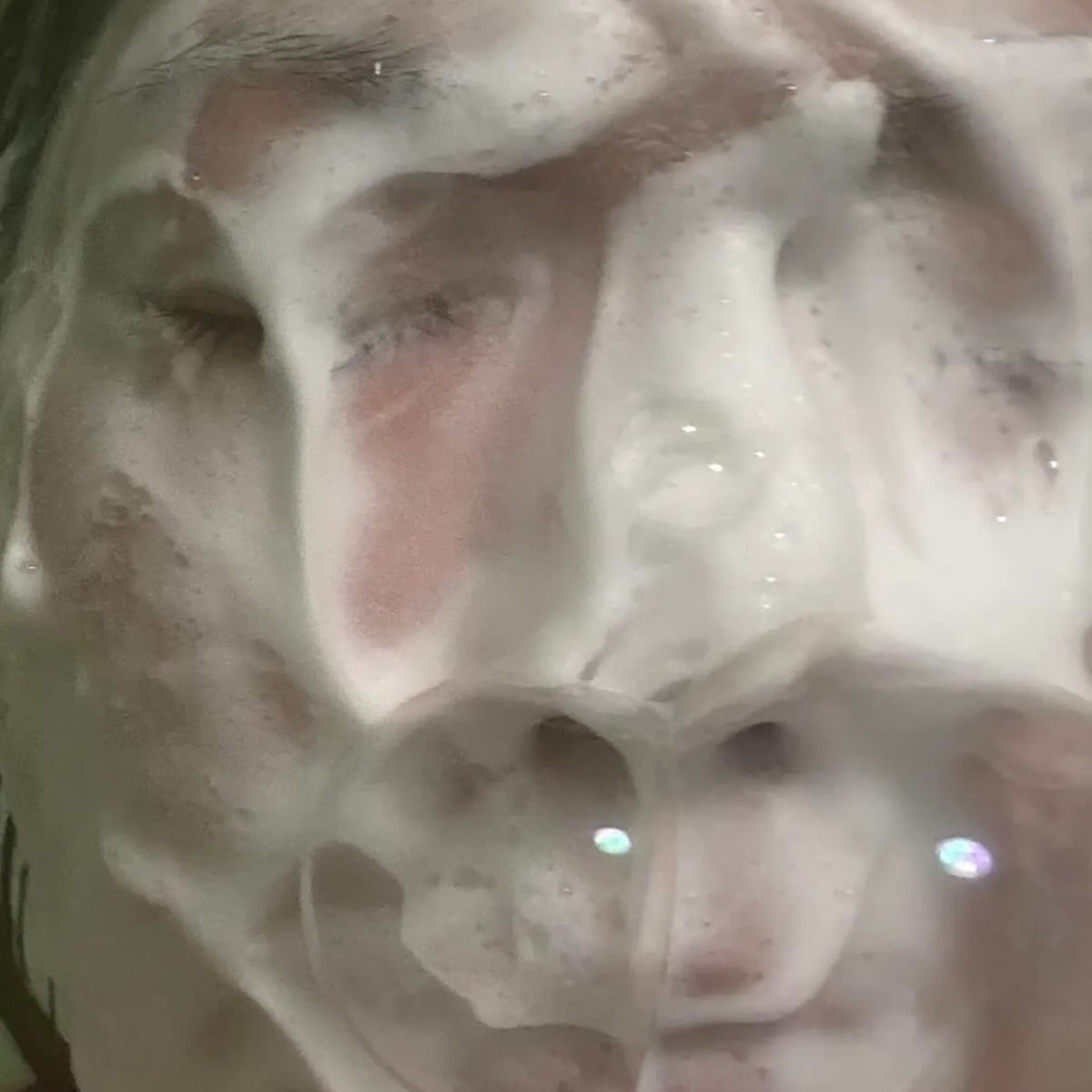 candyfoxx216's tweet image. ［PR：willone］
メイクや汚れも落としてくれて、
美容液導入も一緒に♡
クリーミーなモコモコ泡で
ちゃんと泡で洗えている感じがして
お肌に負担も少ないかもって思った！
昨日のくすみを持ち越さないから
その日のメイクのノリも良くなって
朝から気分も上がりました⤴︎
#willone#クラシエ