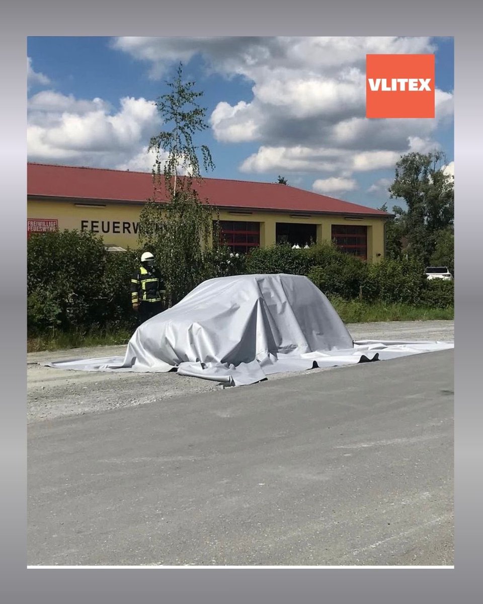 NoFlame_safe's tweet photo. この車の発火を抑えた耐熱素材。

その同じ素材でつくられた
モバイルバッテリー用セーフティポーチが
NoFlameです。

Makuake終了は2月27日（金）
特別価格でのご購入は、あとわずか。 https://t.co/GS5YIhIcvN https://t.co/CvbGZSXnKA