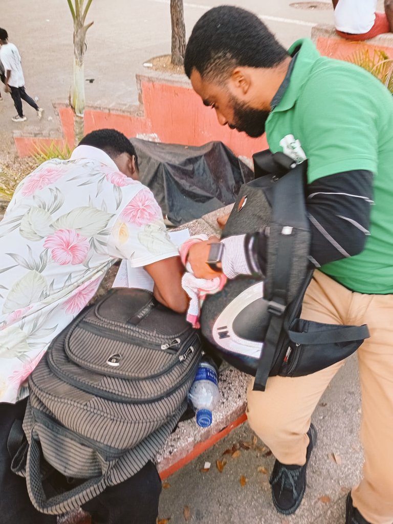 Pie1Johnkervens's tweet image. Action de sensibilisation menée le 21 février 2026 par la Coordination départementale de l’Ouest I, en collaboration avec la Coordination communale de Pétion-Ville, afin de renforcer le  mouvement Jeunesse #EDE et consolider le parti politique #EDE.💚💚💚