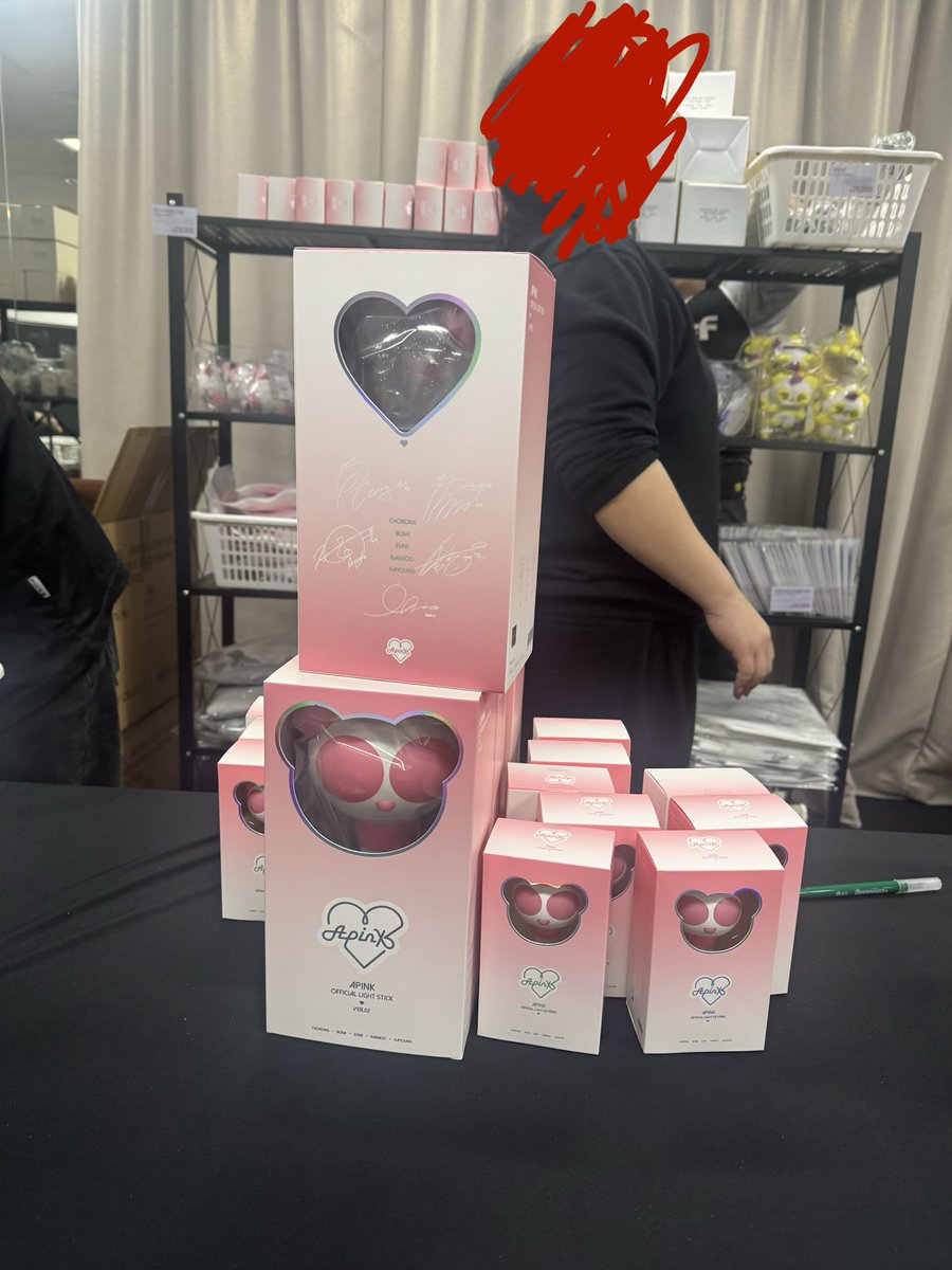 monica 🙅🏼‍♀️ tweet media