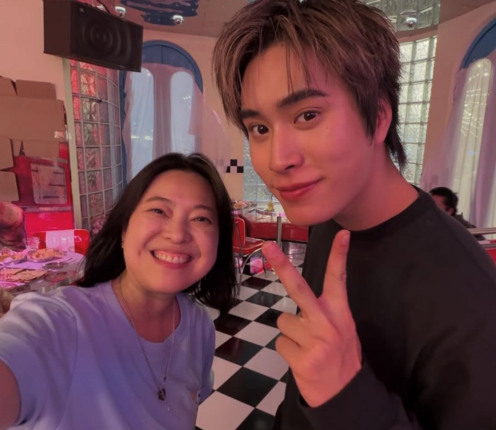 น้องเจมกับผู้บริหารโออิชิ หน้าตาน่ารักน่าเอนดูมาก 💚🌱

OISHICLUB ON TOUR X GEMINIFOURTH
#OishiClubxGeminiFourth
#รู้สึกดีทุกTeaที่เข้าแอปโออิชิคลับ
#Gemini_NT #เจมีไนน์