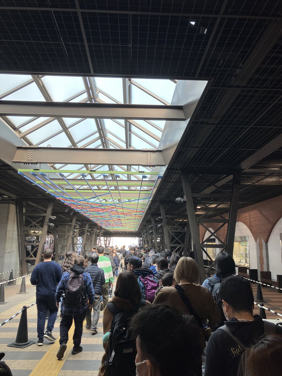 てっぱく人多い。