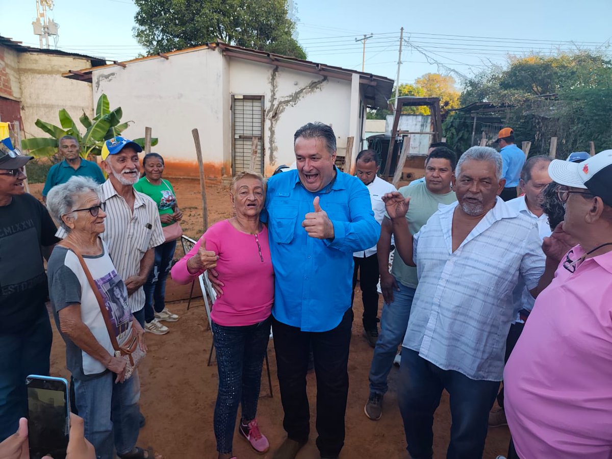 pedroloreto's tweet photo. Recorrer nuestra geografía guariqueña es encontrarse con un pueblo que no se rinde.
El sentimiento de libertad es indetenible. ¡Las Mercedes del Llano se resteó con la libertad! https://t.co/UzW8L1RUFx