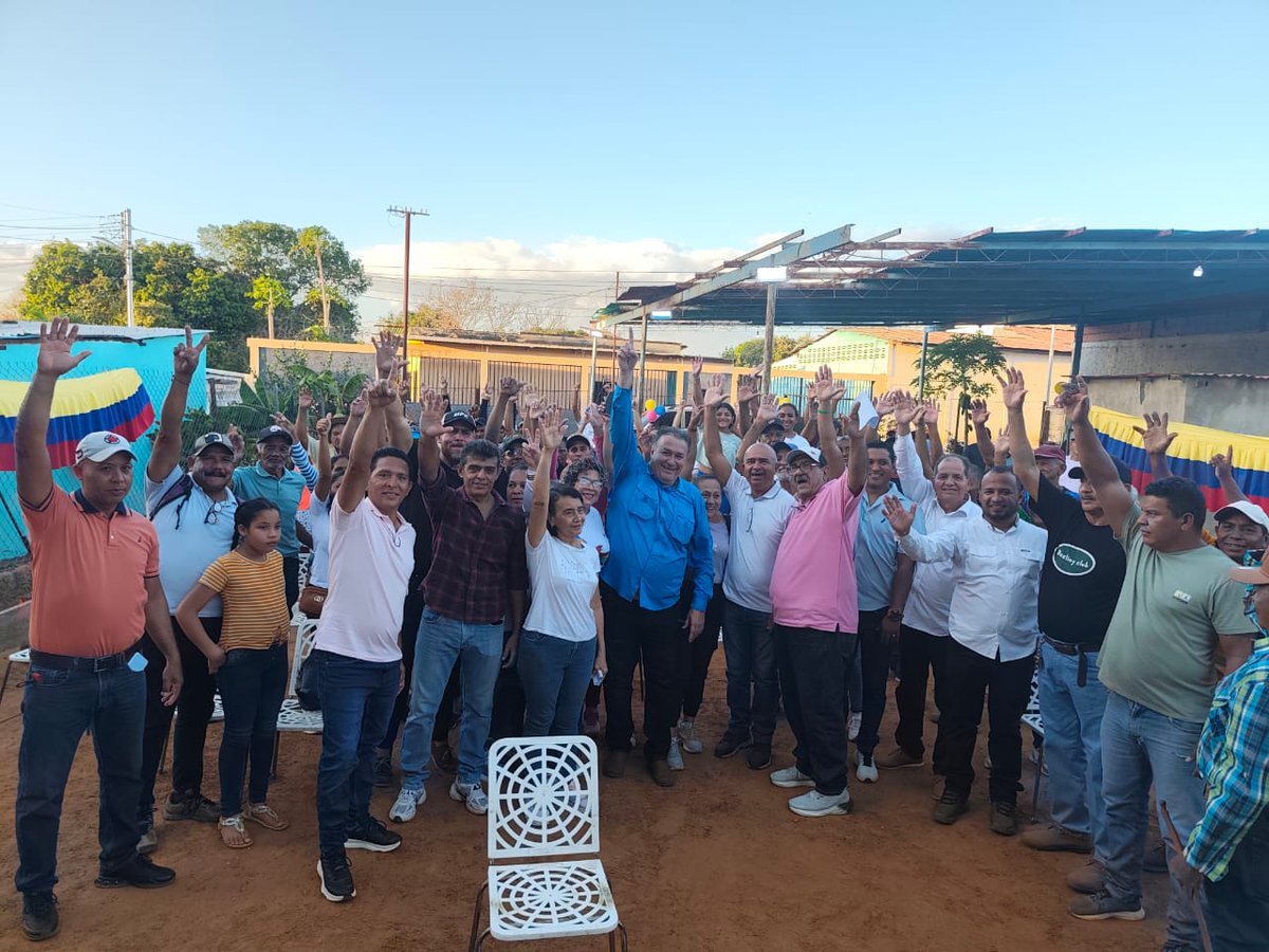 pedroloreto's tweet photo. Recorrer nuestra geografía guariqueña es encontrarse con un pueblo que no se rinde.
El sentimiento de libertad es indetenible. ¡Las Mercedes del Llano se resteó con la libertad! https://t.co/UzW8L1RUFx