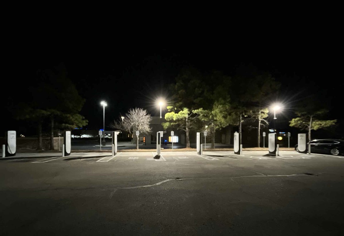 Tesla Charging tweet media