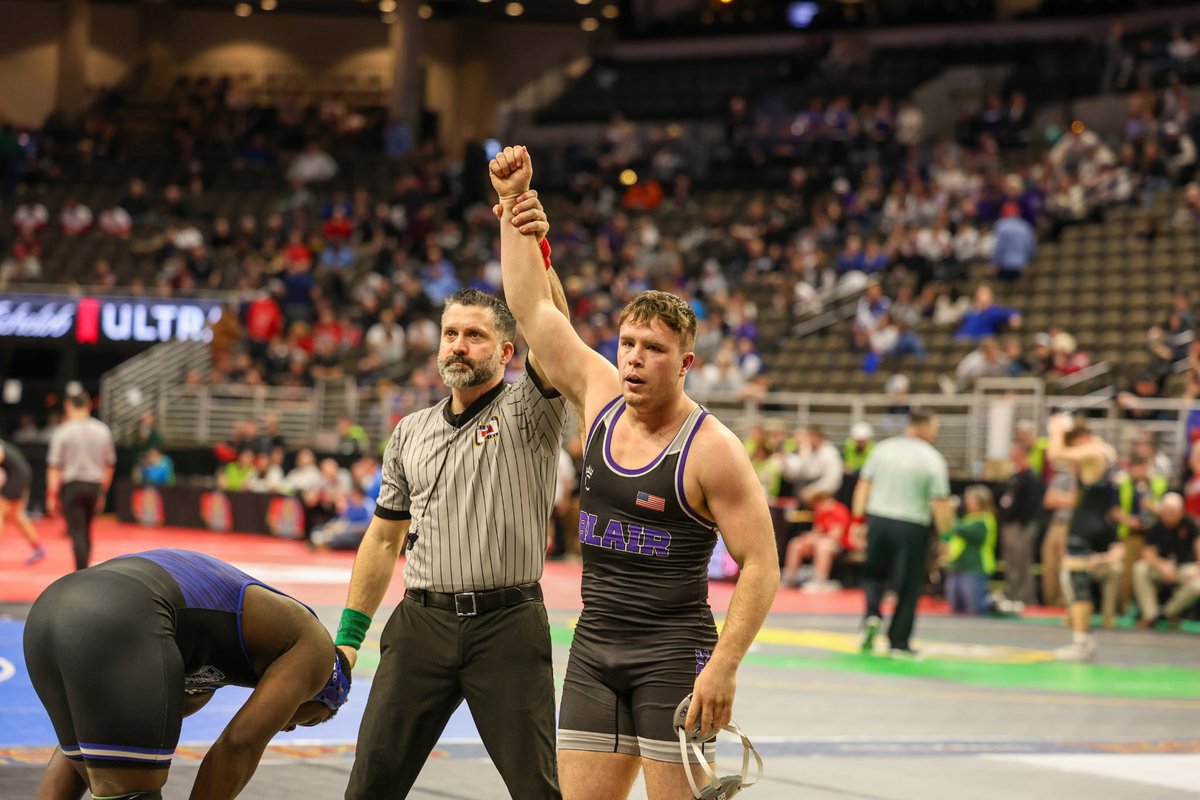 BL🤼IR 🐻 WRESTLING tweet media