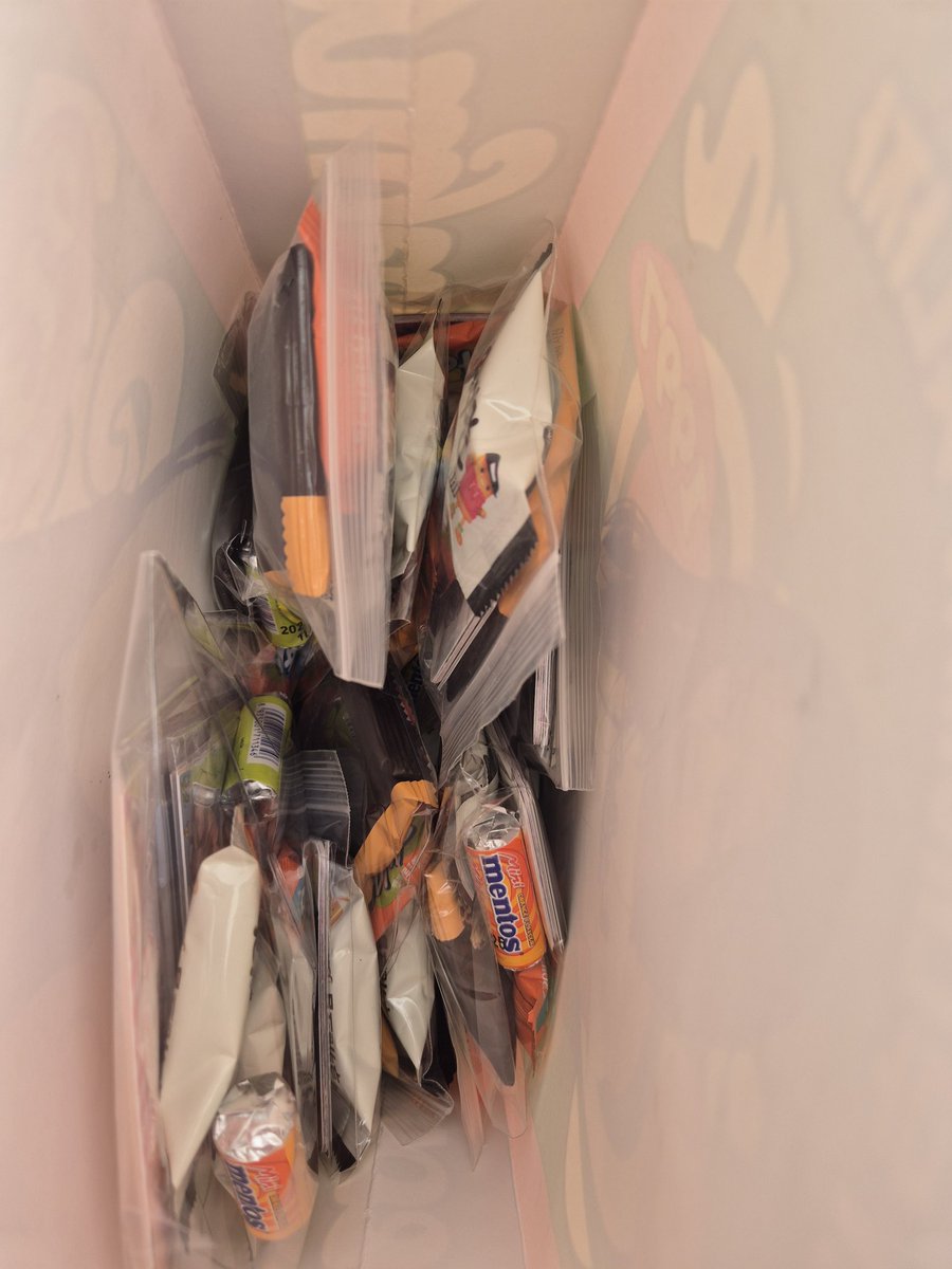 오늘도 간식들고 갑니당
아무나 만나요 ..