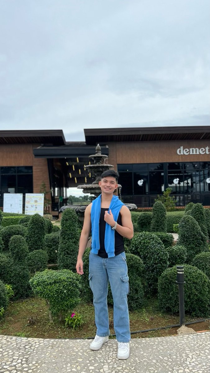 arsunanimous's tweet image. DND for the weekend is so nice! No work, no MA thesis, no drama. Just beach in a while yey 🌊☀️ #ELYU #LU