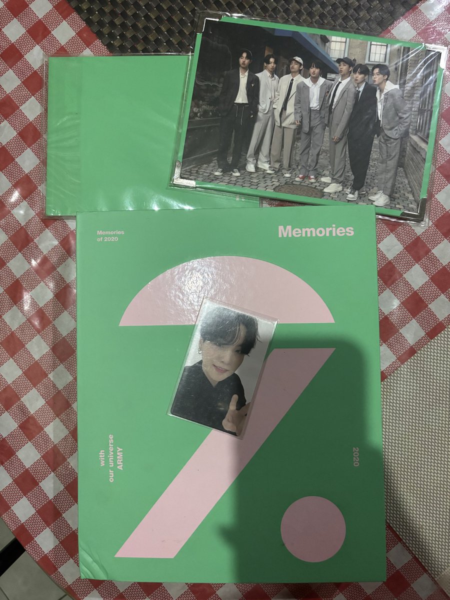 interstellarpm's tweet photo. Wts lfb 
Memories 2019 complete inclusion with V pc - 1800
Memories 2020 complete inclusion with yoongi pc - 1700

If get nyo po yung dalawa for 3.2k nlng po lahat.

Location: Bacolod city

Mod: j&amp;t / lbc
Mop: bank transfer / gcash

Bts ph v taegyung yoongi suga https://t.co/0MhFHwkhpn