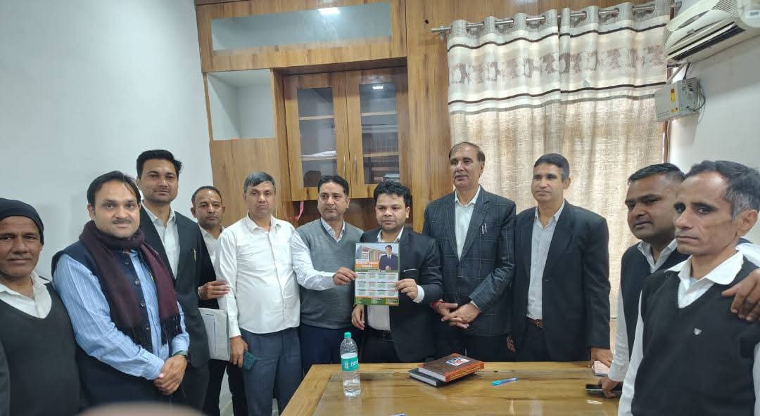 ranvirdhakabjp's tweet photo. BCPH के मैंबर के चुनाव के निमित भिन्न भिन्न बार एसोसिएशन में चुनाव प्रचार अभियान चलाते श्री रणबीर ढाका एडवोकेट https://t.co/HTvZVpDXv7.20 के सामने first/best preference वोट के लिए अधिवक्ता साथियों से मुलाकात कर पुनः मैंबर चुनने की अपील की l https://t.co/UuKWPgzWmb