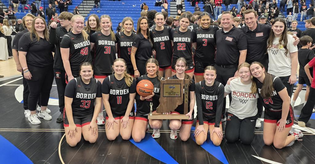 Borden posing with a 🏆 once again. <a href="/joshcookNT/">Josh Cook</a>