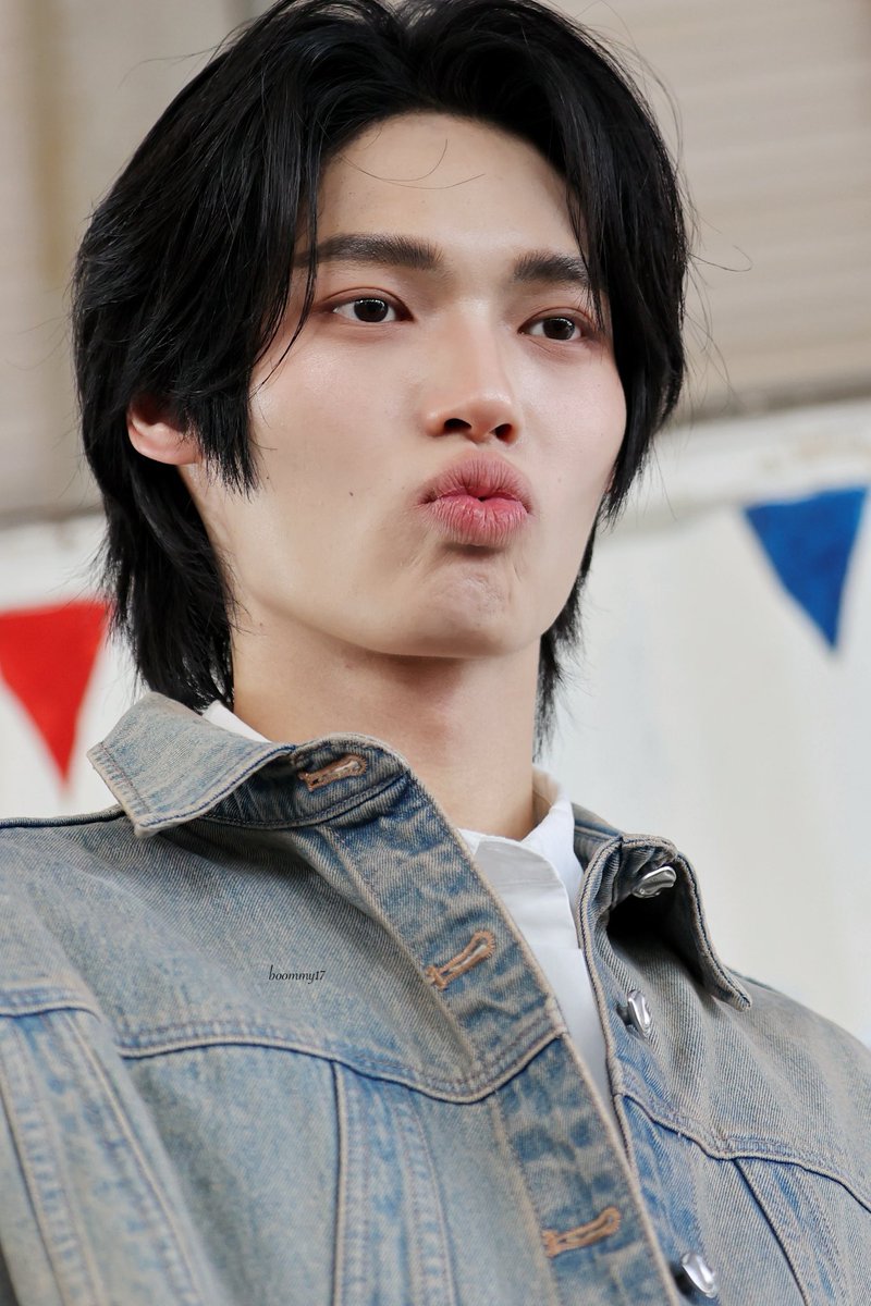 ladda_pkm's tweet photo. เค้าน่าร๊ากกกกไม่เคยเปลี่ยนเลย 
มีแต่รูปร่างของเค้าที่เปลี่ยนไป🫶🏻🐰

พี่วิน 2026   😗                   น้องไทน์ 2020😗 https://t.co/6hUF96ai3l