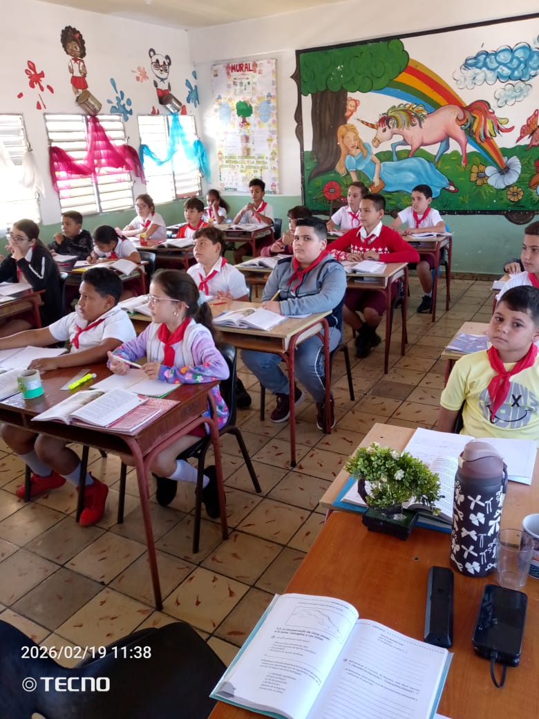 La educación es una conquista que no podrán arrebatarla.
#CubaVencerá