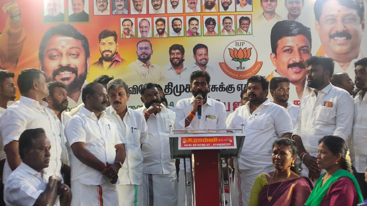 BJYMinTN's tweet photo. தேனி மாவட்டத்தில் நடைபெற்ற இளைஞரணியின் போதை ஒழிப்பு கண்டன ஆர்ப்பாட்டத்தின் காணொளி தொகுப்பு.

தமிழக இளைஞர்களின் எதிர்காலத்தை பாதுகாக்கும் உறுதியுடன் இளைஞர்கள் பெருந்திரளாக கலந்து கொண்டு தங்கள் எதிர்ப்பை வலியுறுத்தினர். 🚩

#தேனி #இளைஞரணி #போதைஒழிப்பு #கண்டனஆர்ப்பாட்டம் #BJPYouthWing #DMKAgainstYouth