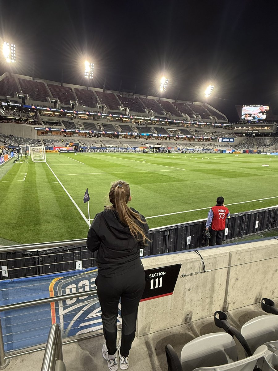 Made it to Snapdragon!! 
ALLEZ MONTREAL💙 #CFMTL