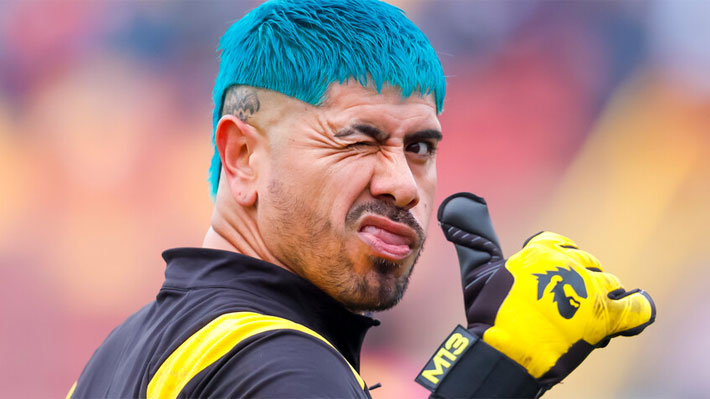 Cada partido más innovador el mono Sánchez, hoy por ejemplo jugó sin manos