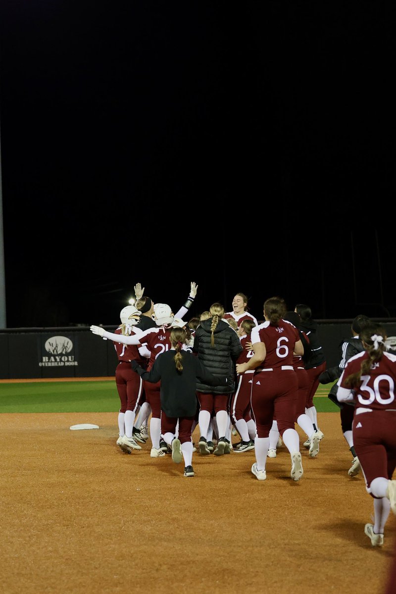That’ll do it 🙌

Leave it to Kennan Nunamaker to send the runners home for the walk off run rule in the 6th!

#SHIP | #TakeFlight