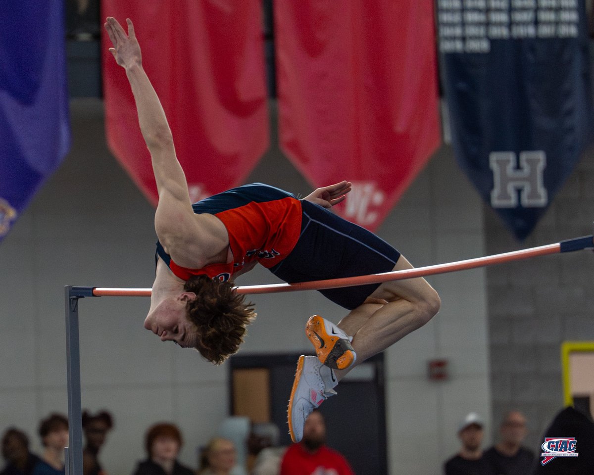 ciacsports's tweet image. Photos from today’s CIAC Boys and Girls Indoor Track and Field State Open! A day full of high level competition and energy 🔥📸

Photo Gallery casci.ac/12701

#cttrack