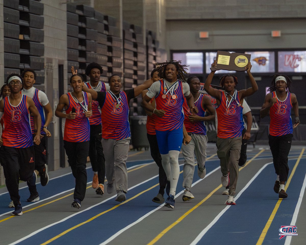ciacsports's tweet image. Photos from today’s CIAC Boys and Girls Indoor Track and Field State Open! A day full of high level competition and energy 🔥📸

Photo Gallery casci.ac/12701

#cttrack
