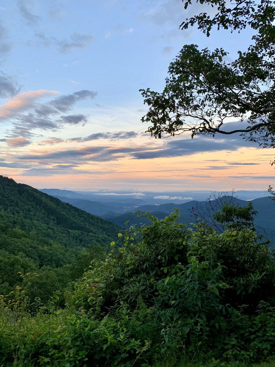liz_july4th's tweet photo. These photos were taken during my first drive of my beloved #BlueRidgeParkway #NorthCarolina. The first photo was taken near the town named #Switzerland. It had rained, and the sky was dancing with color and clouds. I was traveling to #MountMitchell. https://t.co/AkcLNujB5d