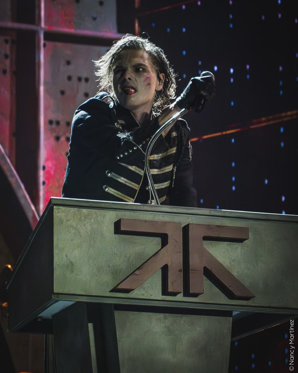 Daily Gerard Way (@dailygerardway) on Twitter photo 